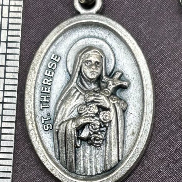 Vintage Saint Theresa Therese Old Rustic Religious Medal Pendant Charm Necklace - Picture 1 of 6